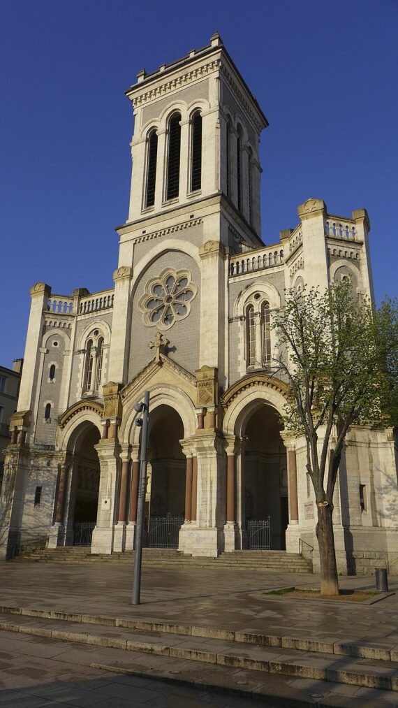 Book a private guide in Saint Etienne