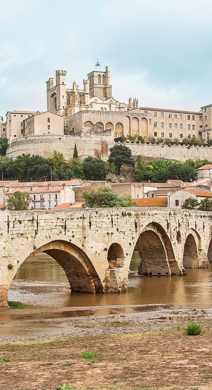 Book a private guide in Béziers