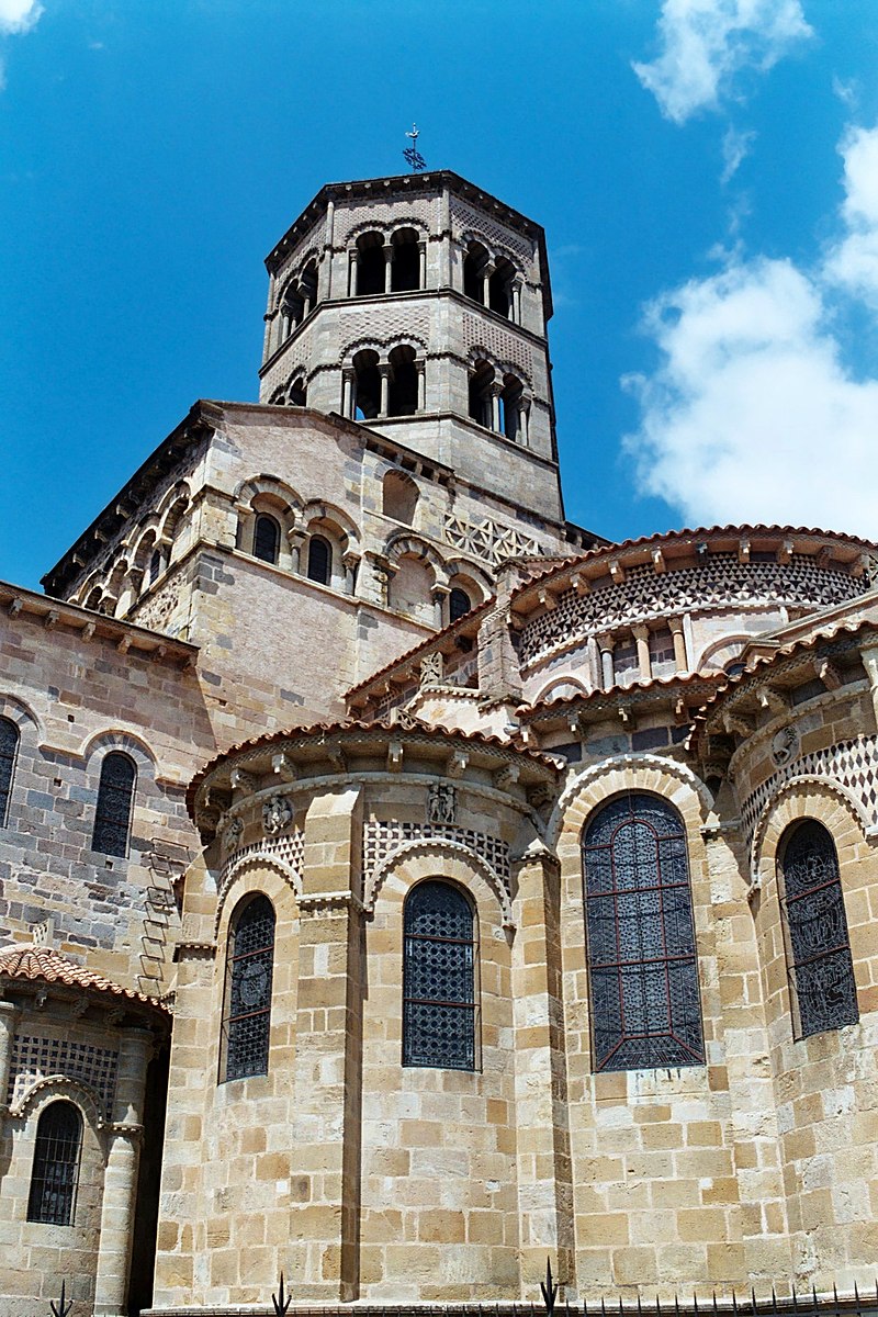 Book a private guide in Issoire