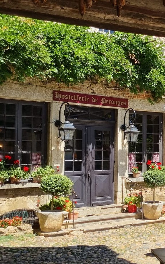 Book a private guide in Pérouges