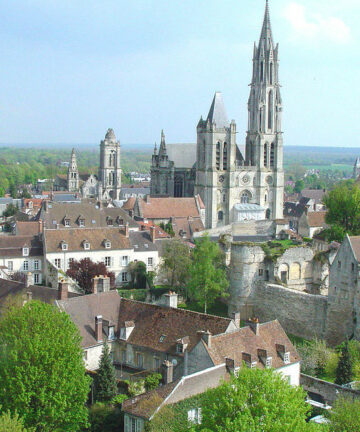 Book a private guide in Senlis