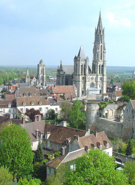 Book a private guide in Senlis