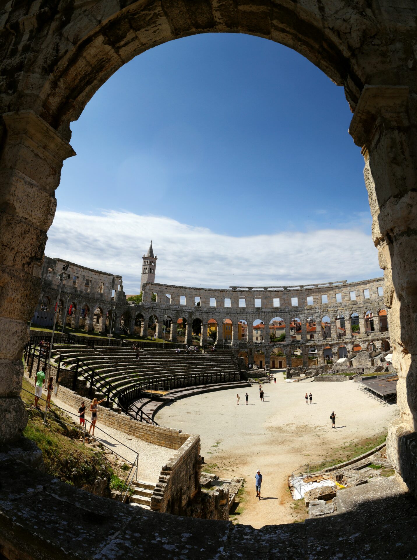 Book a private guide in orange