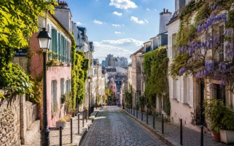 Visit La Butte aux Cailles with a private guide