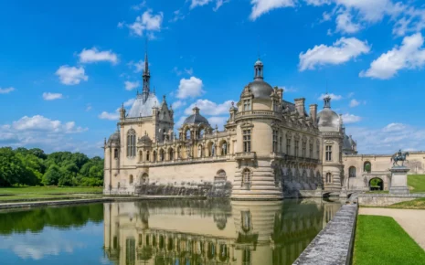 Visit Le Château de Chantilly with a private guide
