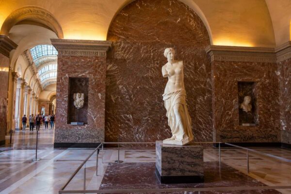 louvre-museum-interior